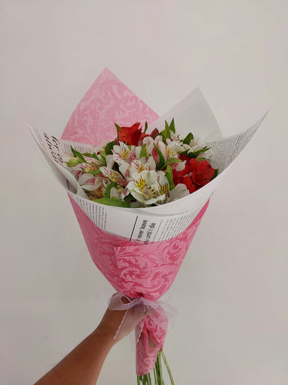 Bouquet Lirios de Campo Rojos y Blancos