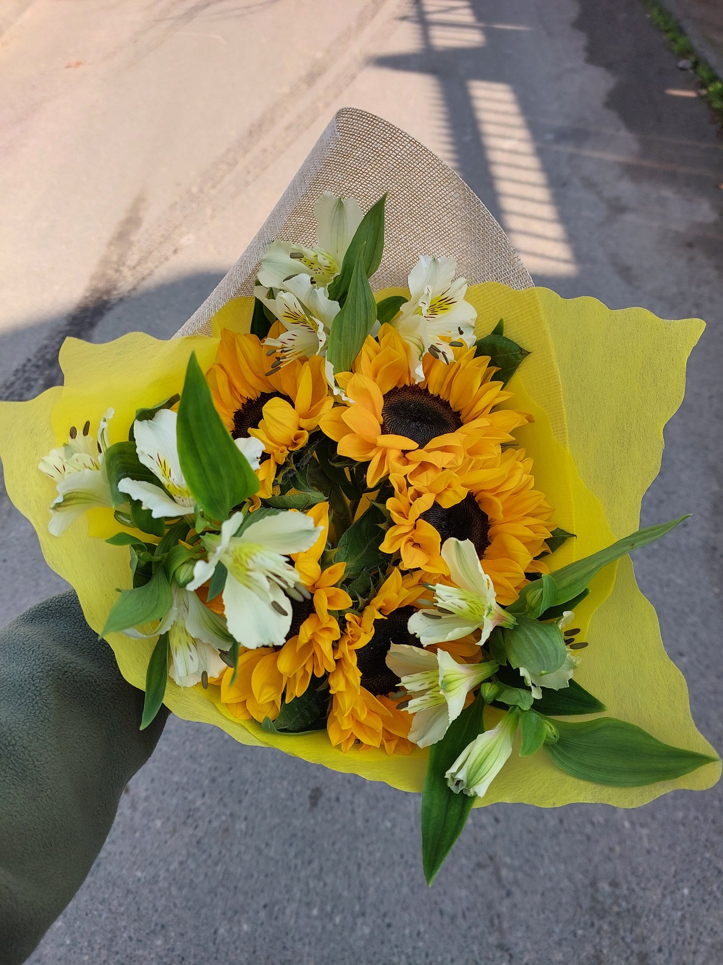 Bouquet 5 Girasoles y Alstroemerias