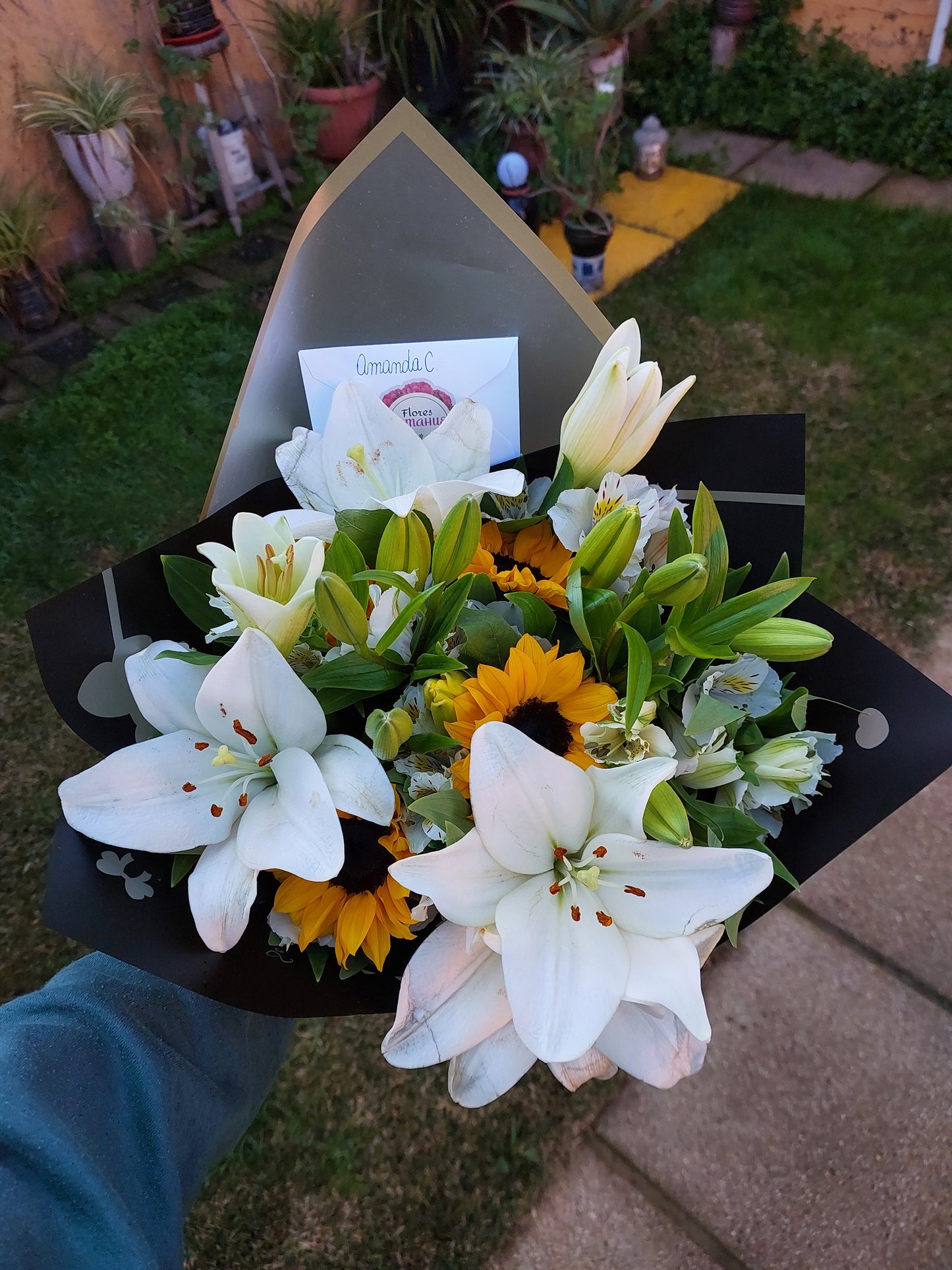 Bouquet Mix de Girasoles, Liliums y Lirios de Campo