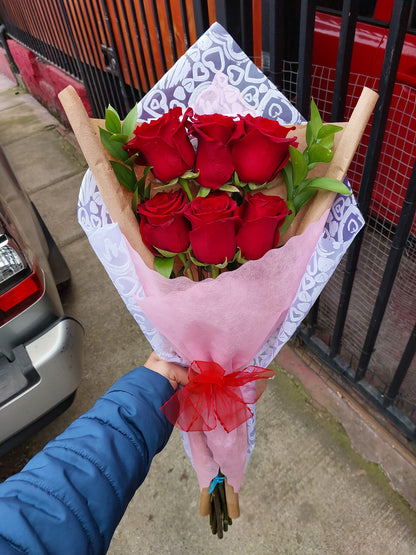 Ramo 6 Rosas Ecuatorianas en Escalera - Rosas Importadas