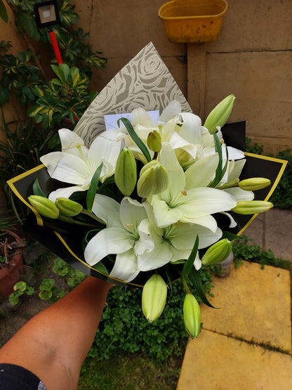 Bouquet 5 Liliums Blancos