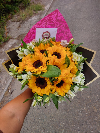 Bouquet 10 Girasoles y 10 Lirios de Campo