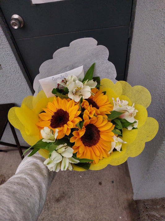 Ramo 3 Girasoles y 3 Lirios de Campo