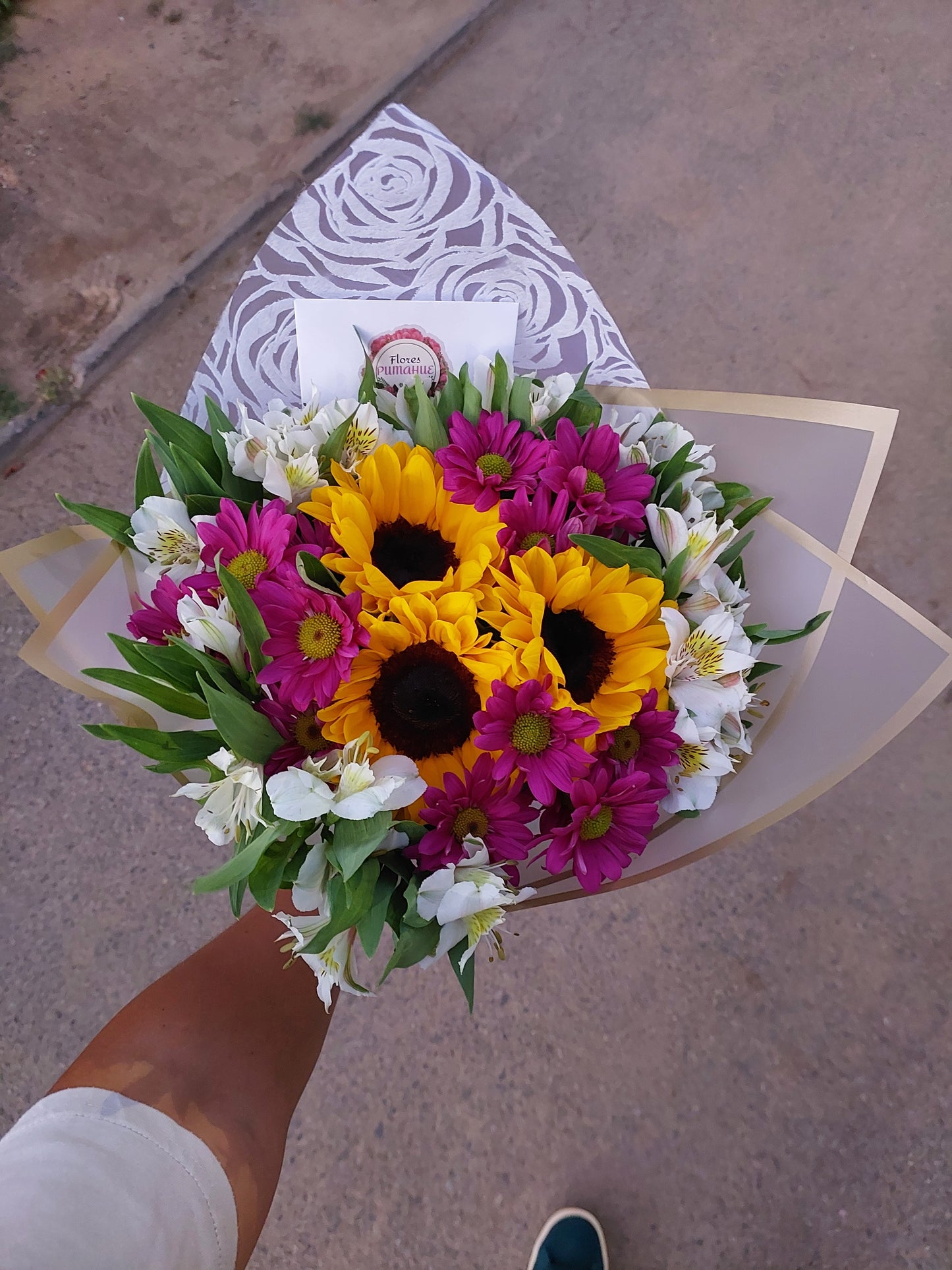 Bouquet de Girasoles, Maule Morado y Lirios de Campo