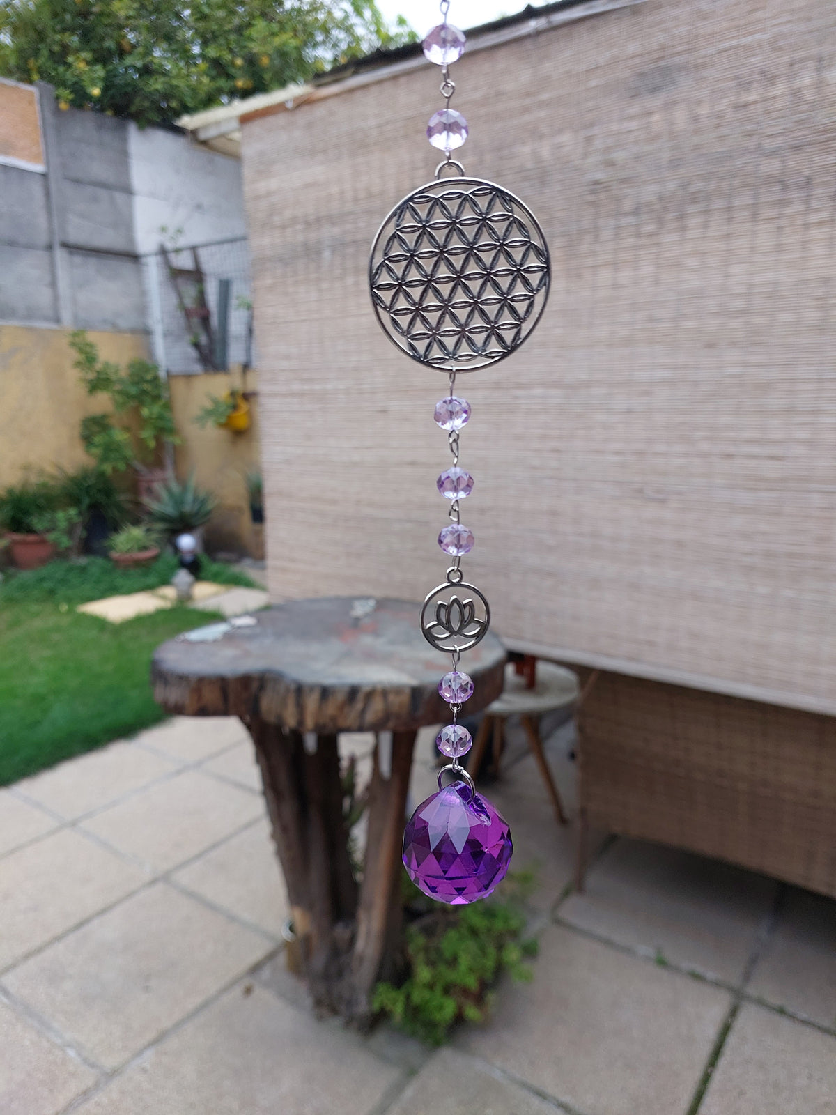 Atrapasol Prisma de Cristal Morado - Flor de la Vida y Flor de Loto