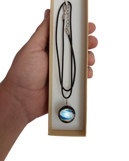 Collar de Cristal con Galaxia Espiral - Galaxia de Cristal