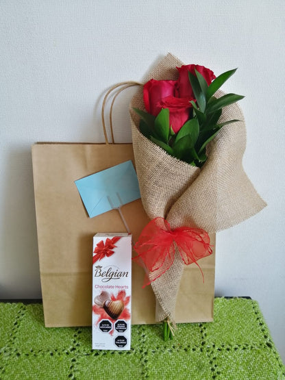 Ramo 3 Rosas Ecuatorianas Rojas y Bombones Belgian