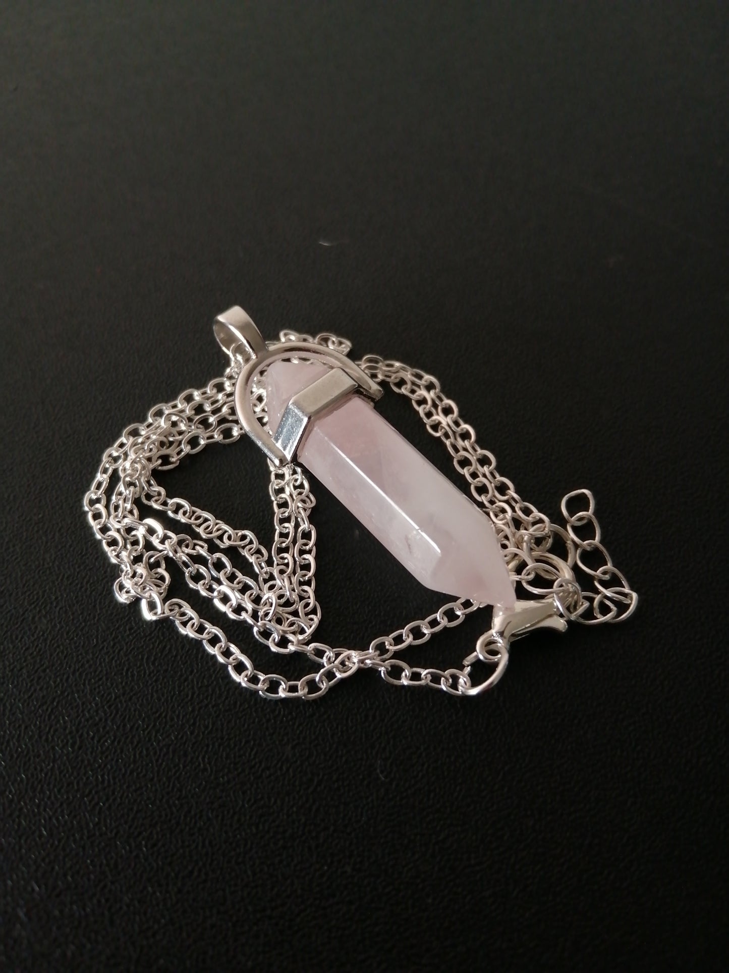 Collar Hexaedro Cuarzo Rosado